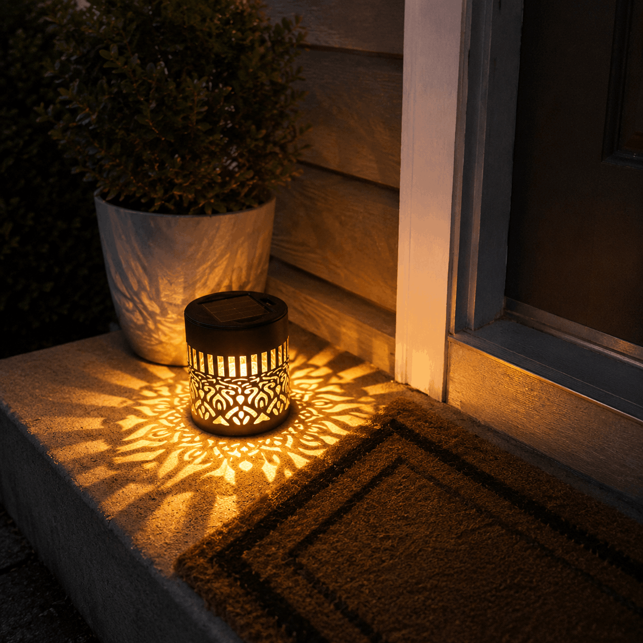 Solana Solar Mandala Light — Decorative Indoor & Outdoor Glow Lamp